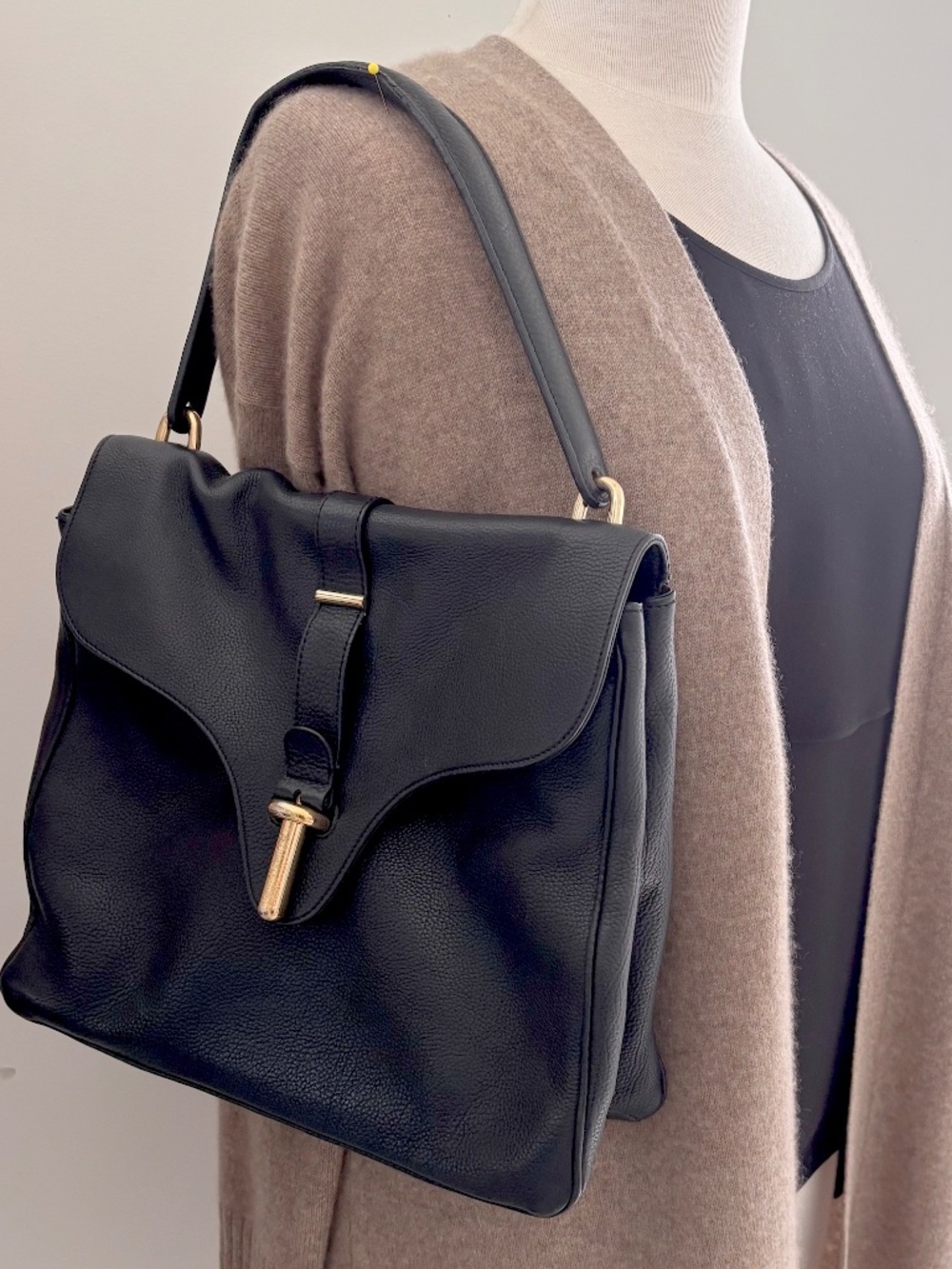 Balenciaga Black pebbled leather shoulder bag, good condition - Picture 14 of 15